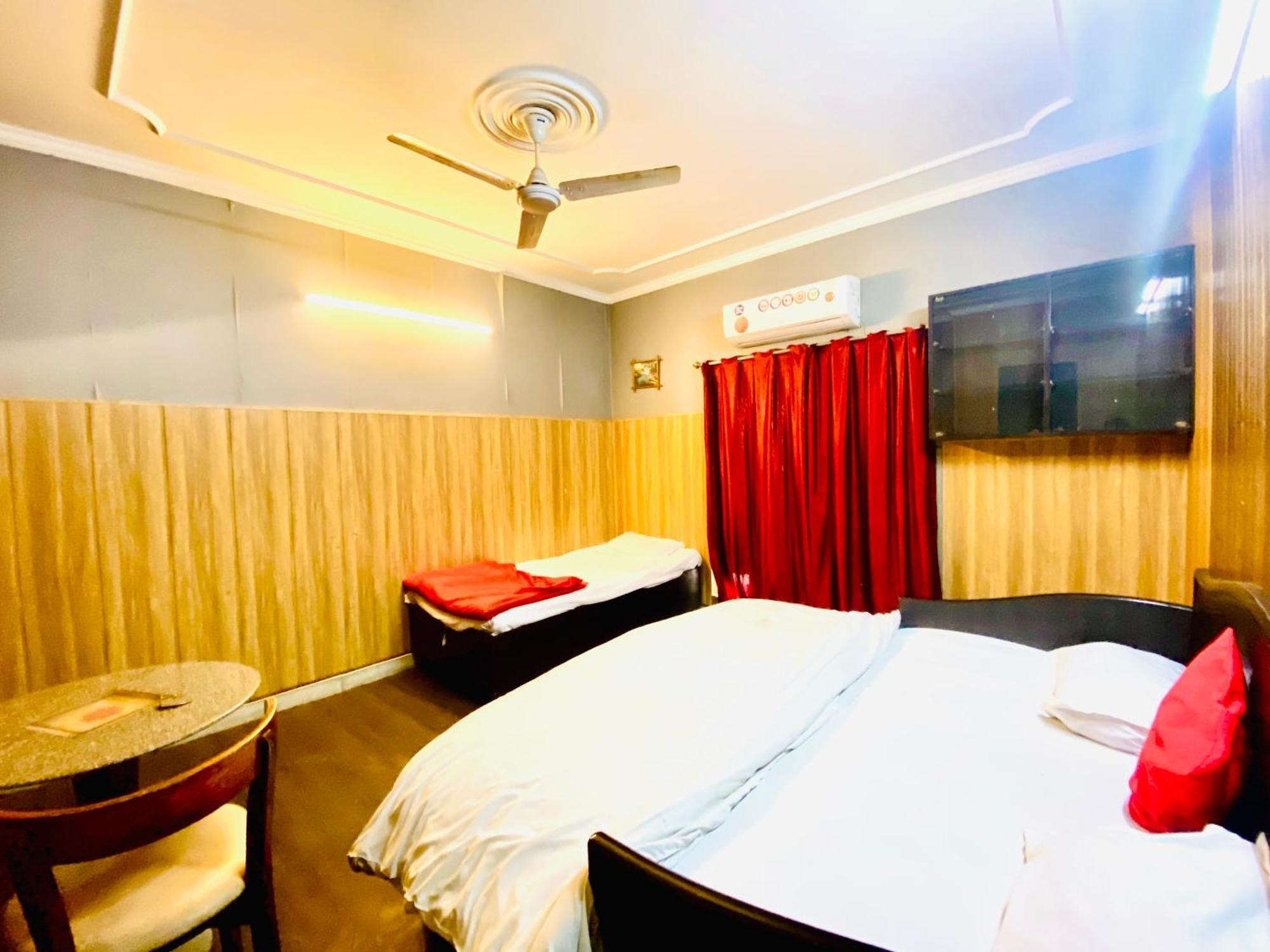 Hotel Osakataj Agra  Esterno foto