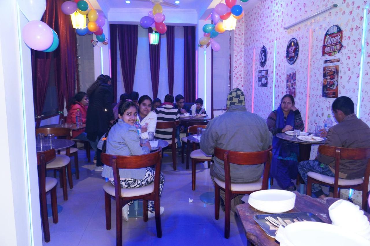 Hotel Osakataj Agra  Esterno foto
