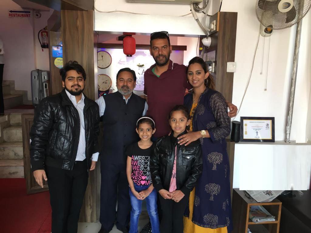 Hotel Osakataj Agra  Esterno foto